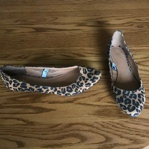 5.5 Mossimo Leopard Flats with Gold Studs